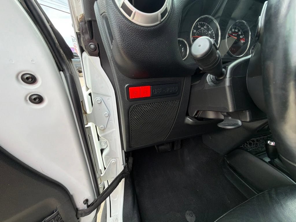 Used 2017 Jeep Wrangler Unlimited Rubicon AWD/4WD image 48