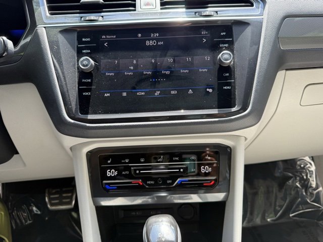 Used 2022 Volkswagen Tiguan SE R-Line image 17