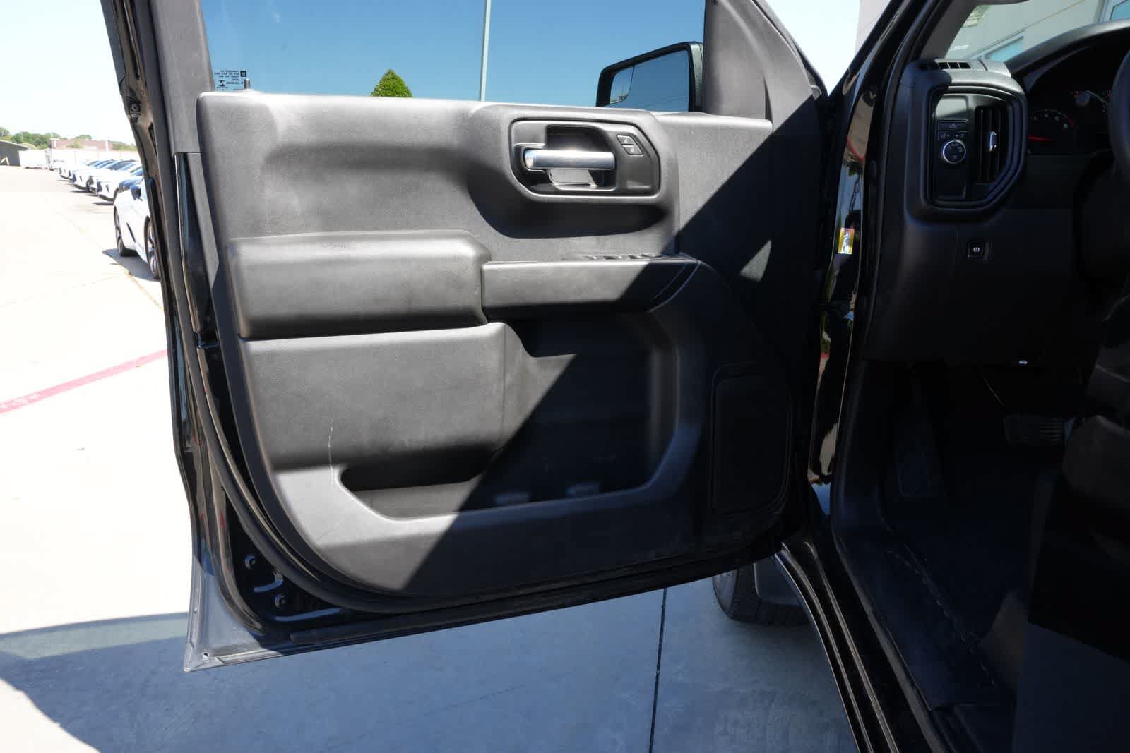 Used 2020 Chevrolet Silverado 1500 Custom w/ Custom Value Package RWD image 16