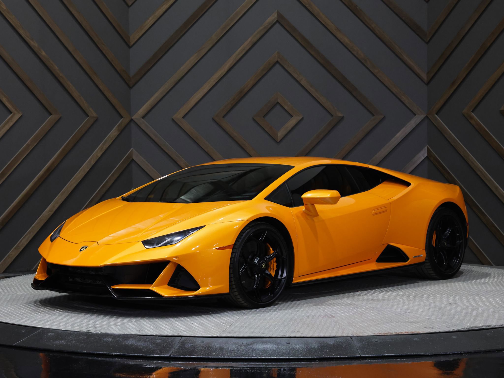 Used 2020 Lamborghini Huracan EVO image 11