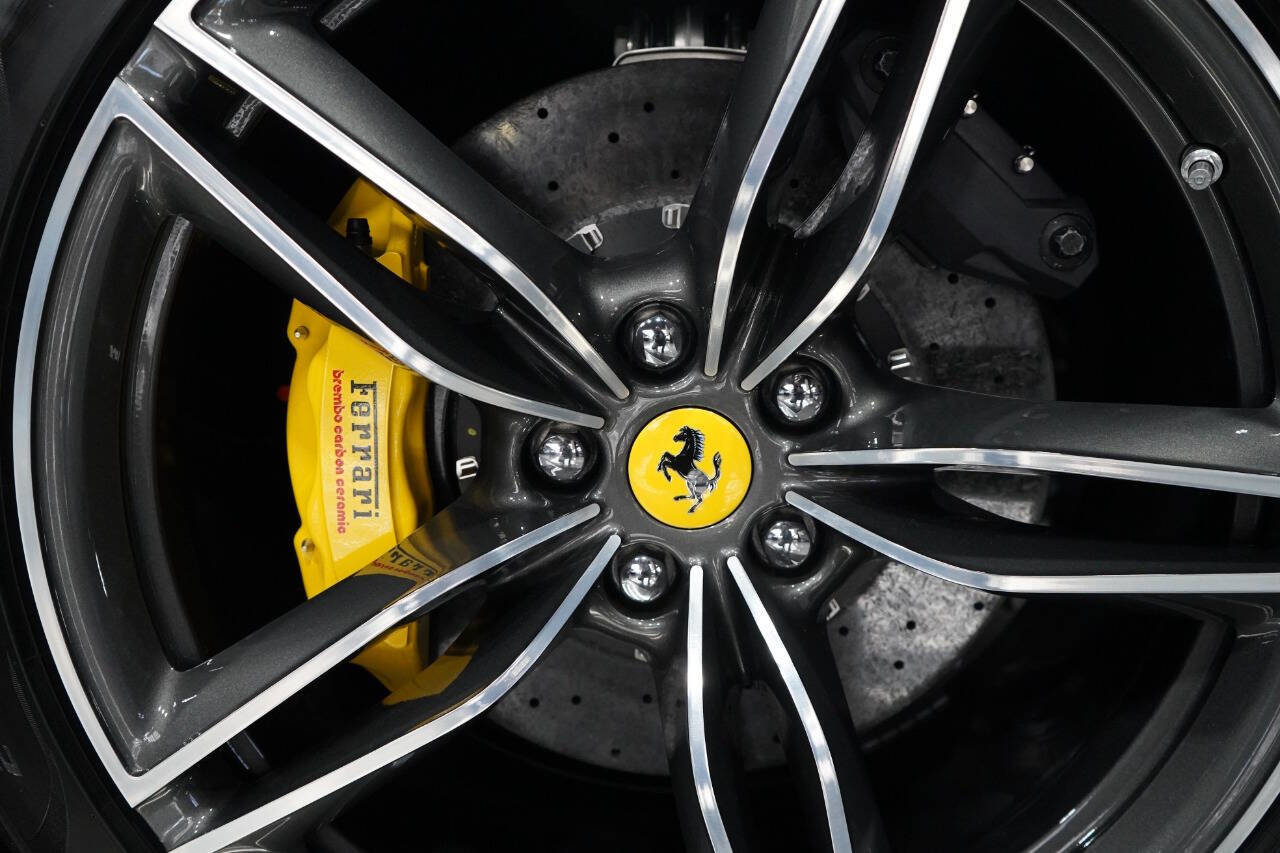 Used 2023 Ferrari Roma RWD image 32