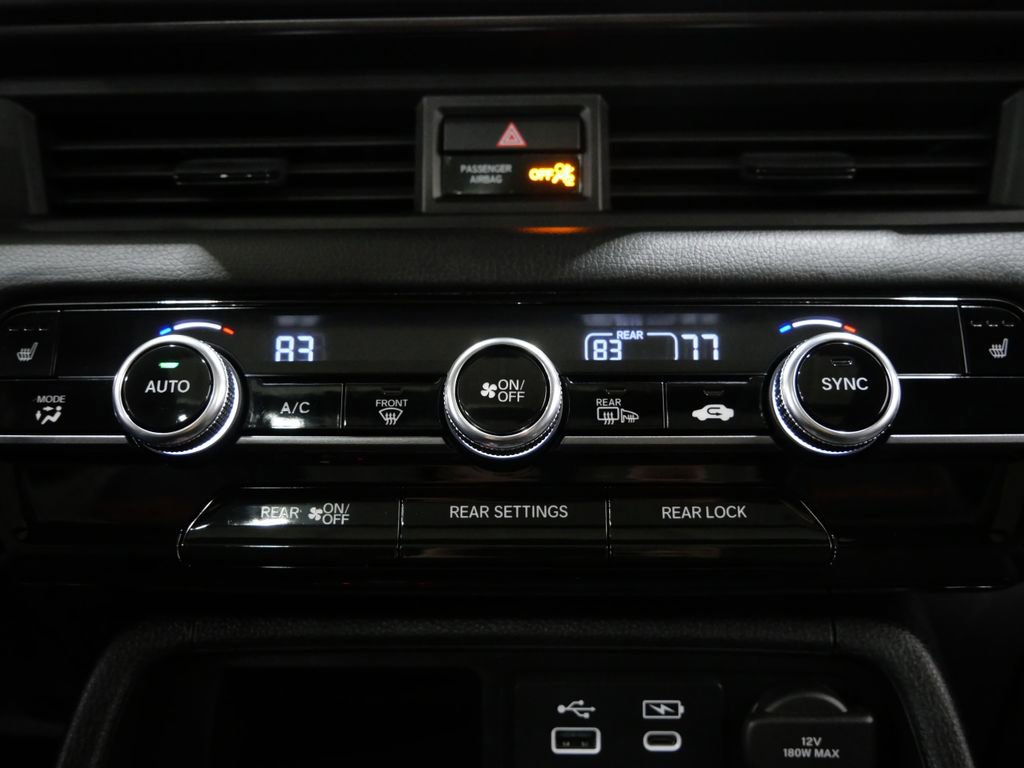 Used 2025 Honda Pilot TrailSport image 20