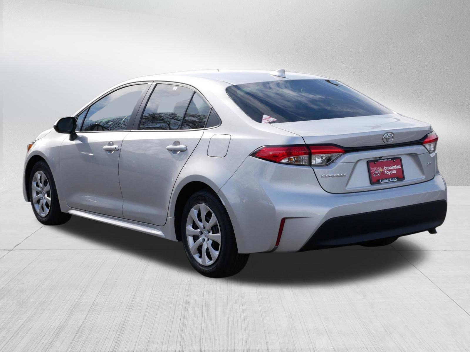 Certified 2025 Toyota Corolla LE w/ Convenience Package FWD image 5