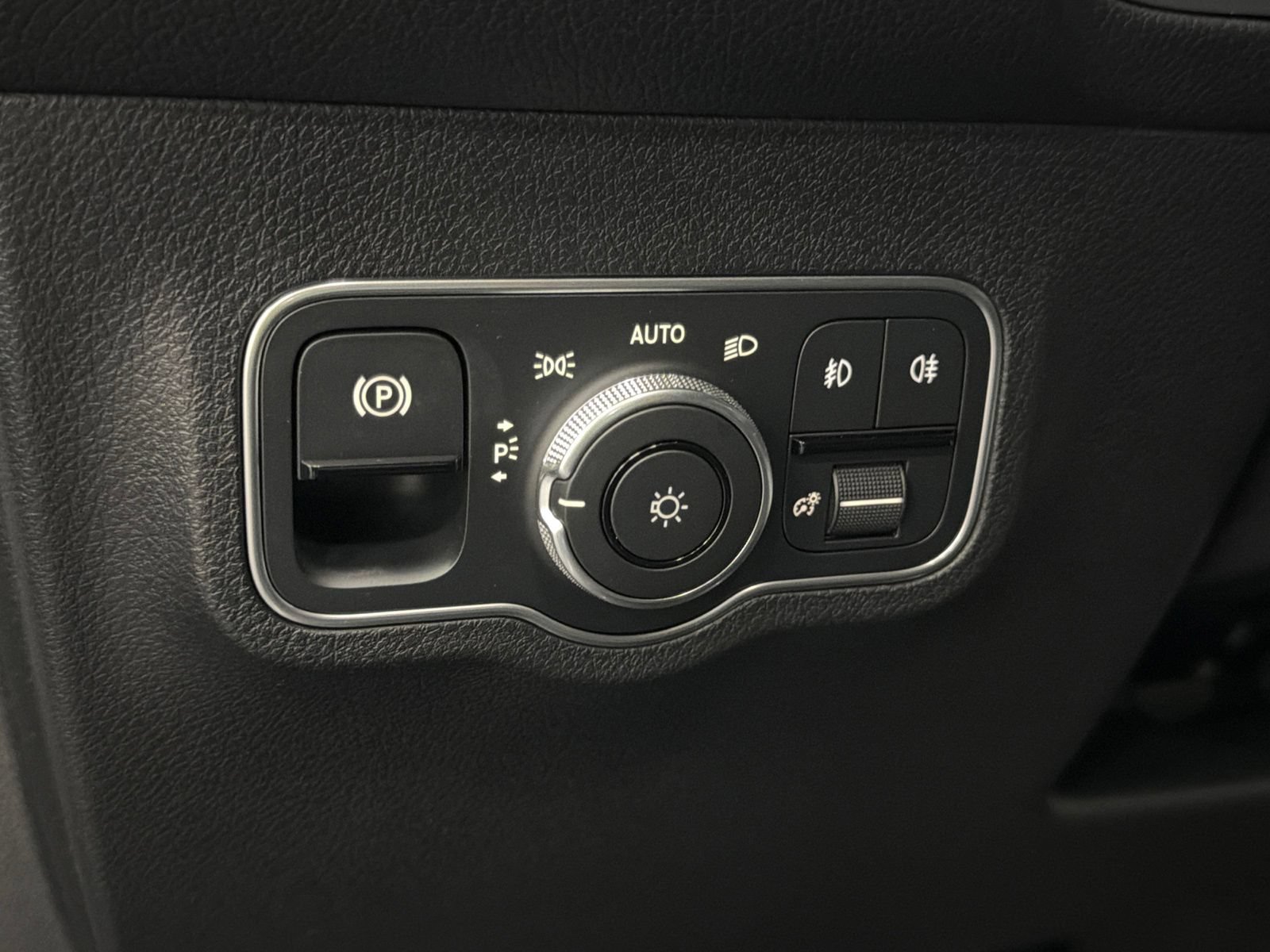Certified 2026 Mercedes-Benz GLB 250 image 40