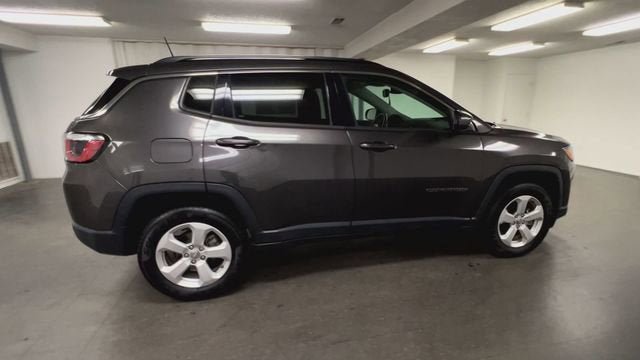 Used 2019 Jeep Compass Latitude w/ Popular Equipment Group AWD/4WD image 9