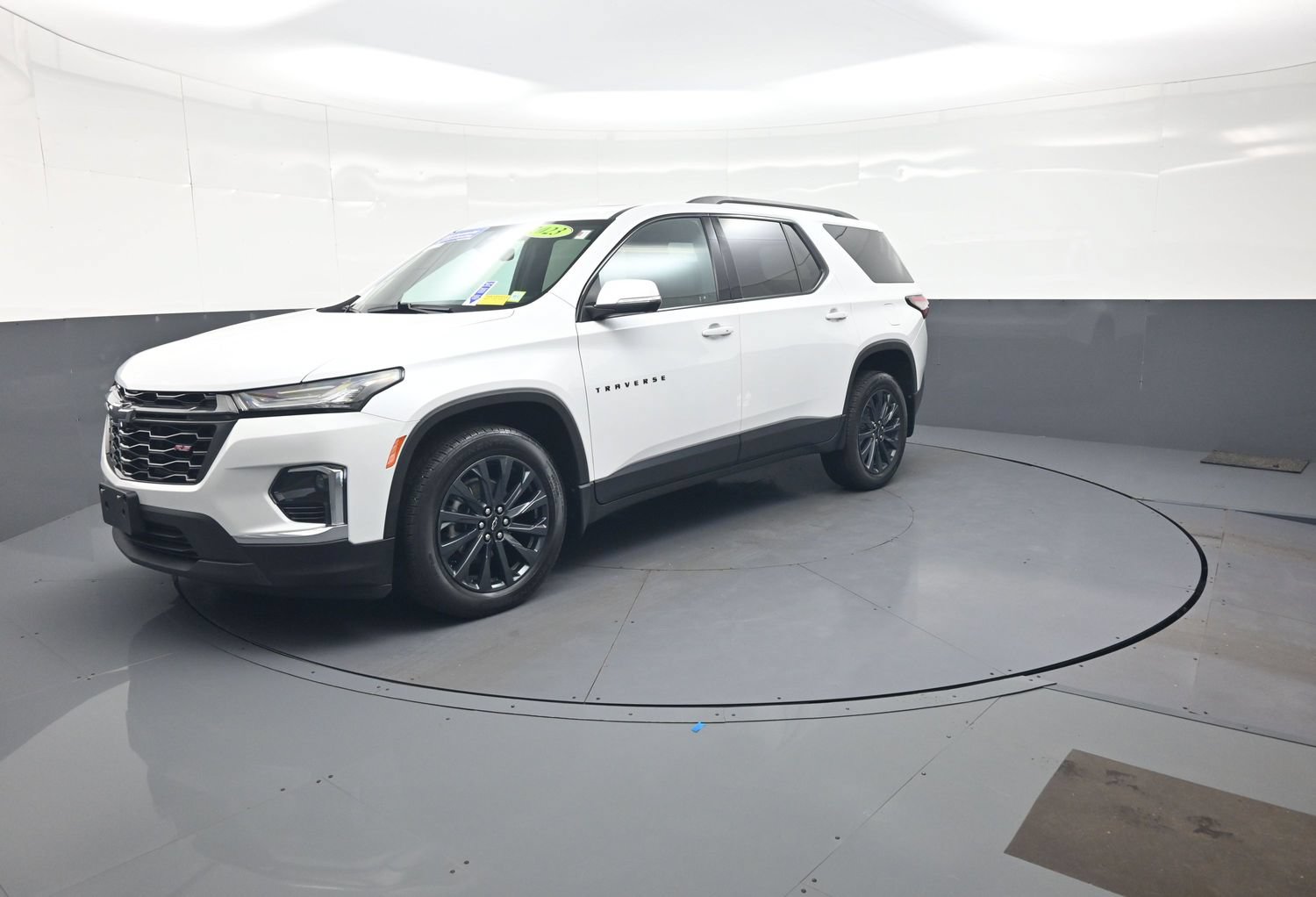 Used 2023 Chevrolet Traverse RS AWD/4WD image 7