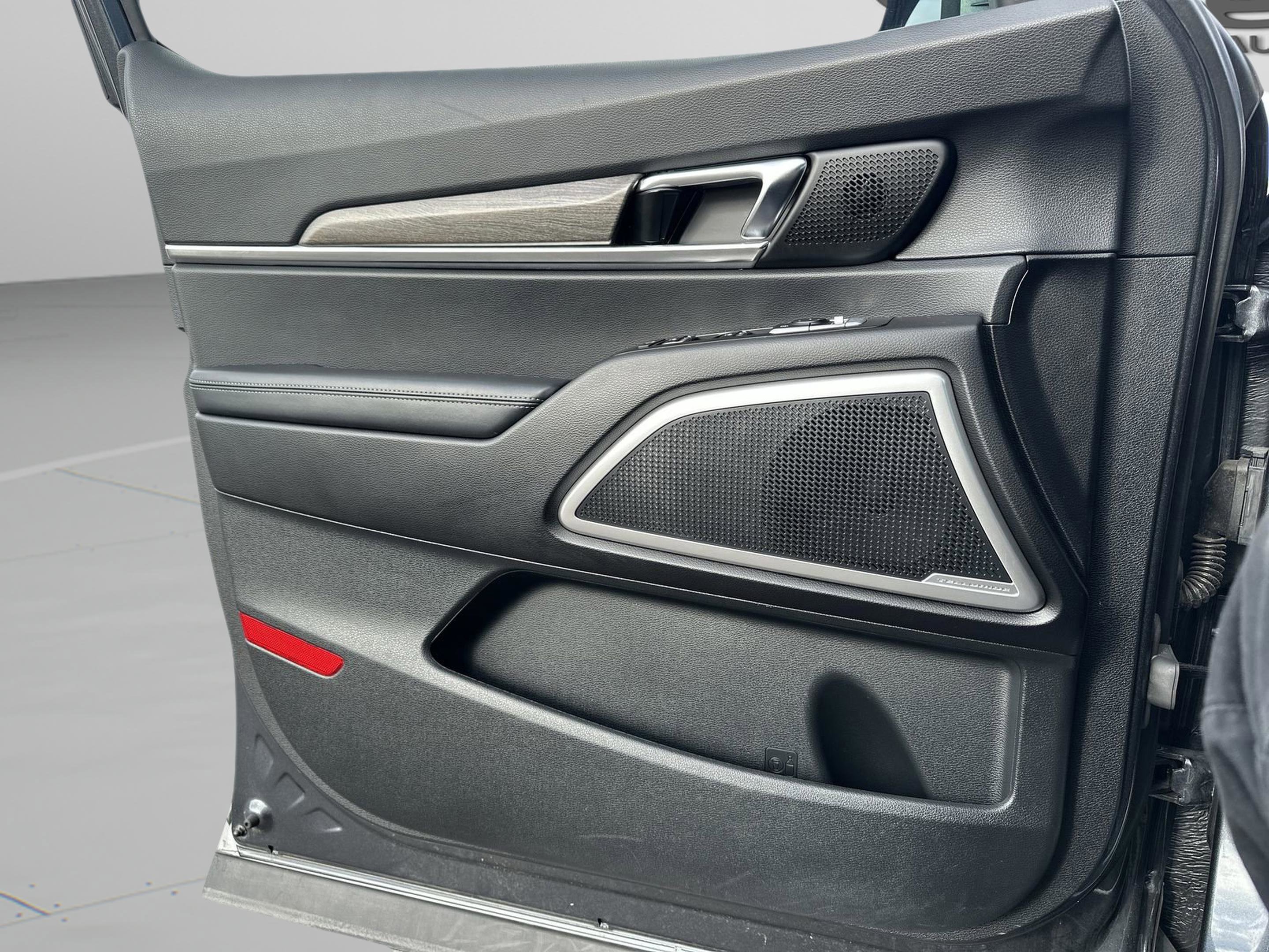 Used 2020 Kia Telluride EX w/ EX Premium Package image 16