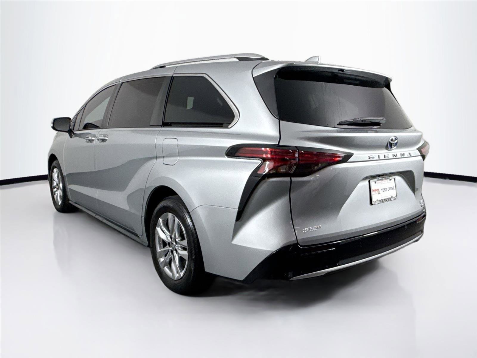 Certified 2023 Toyota Sienna Limited image 8