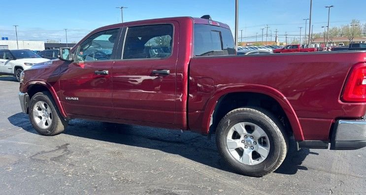 Used 2025 RAM 1500 Big Horn AWD/4WD image 4
