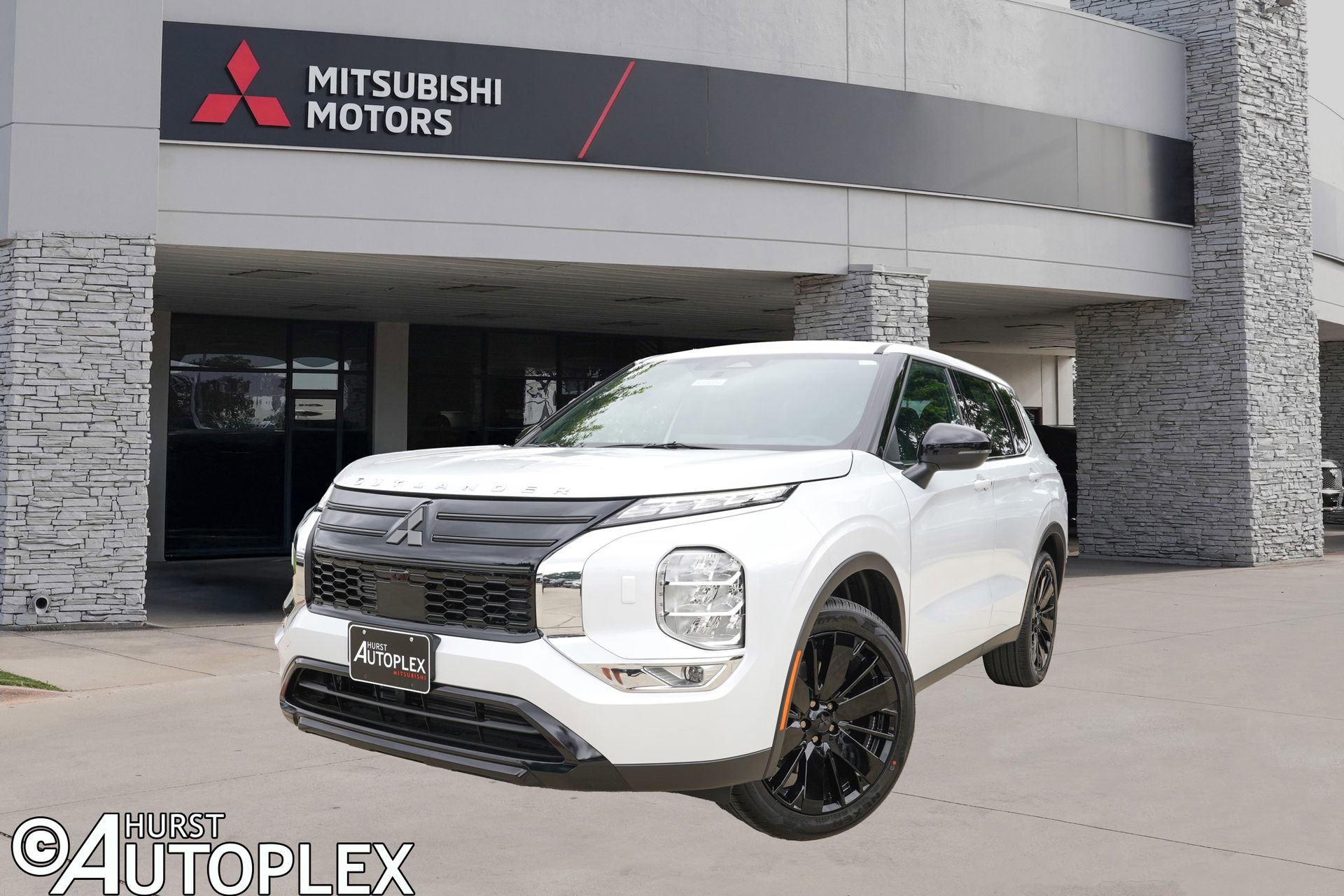 New 2026 Mitsubishi Outlander LE AWD/4WD video 1