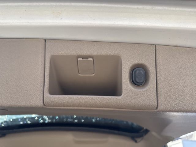 Used 2017 Chevrolet Suburban Premier image 6