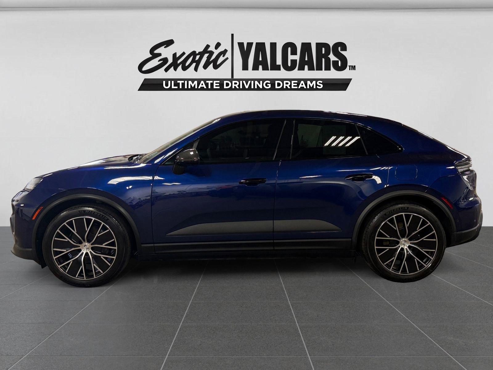 Used 2024 Porsche Macan 4 Electric image 2