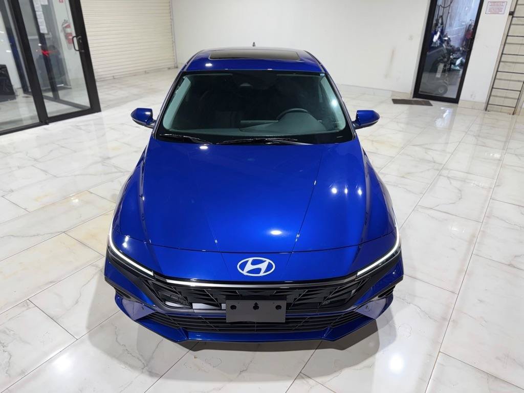 Used 2026 Hyundai Elantra Limited FWD image 3