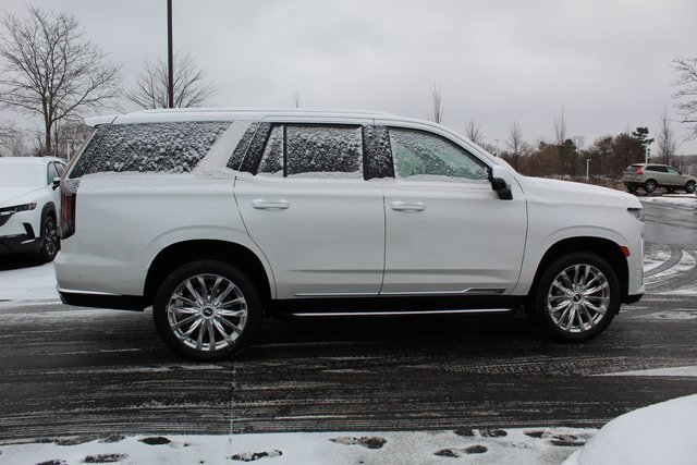 Used 2022 Cadillac Escalade Premium Luxury image 2