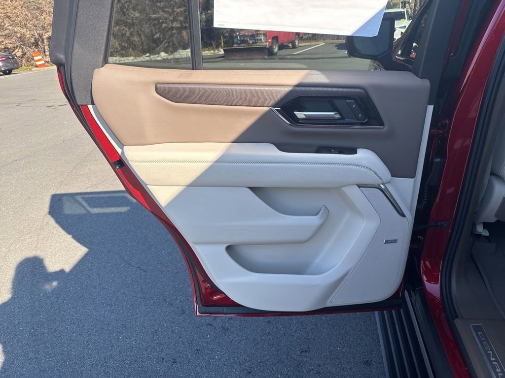 New 2026 GMC Yukon Denali w/ Sun & Power Step Package AWD/4WD image 51