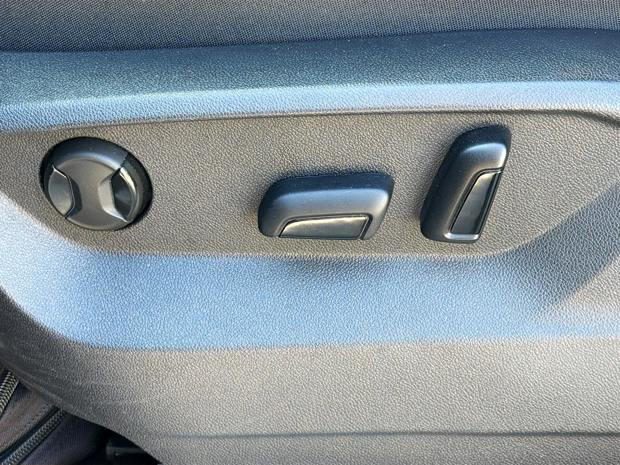 Used 2024 Volkswagen Atlas SE image 26