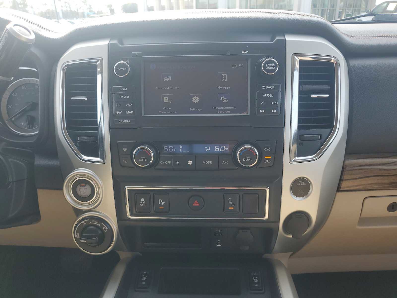 Used 2018 Nissan Titan SL image 12