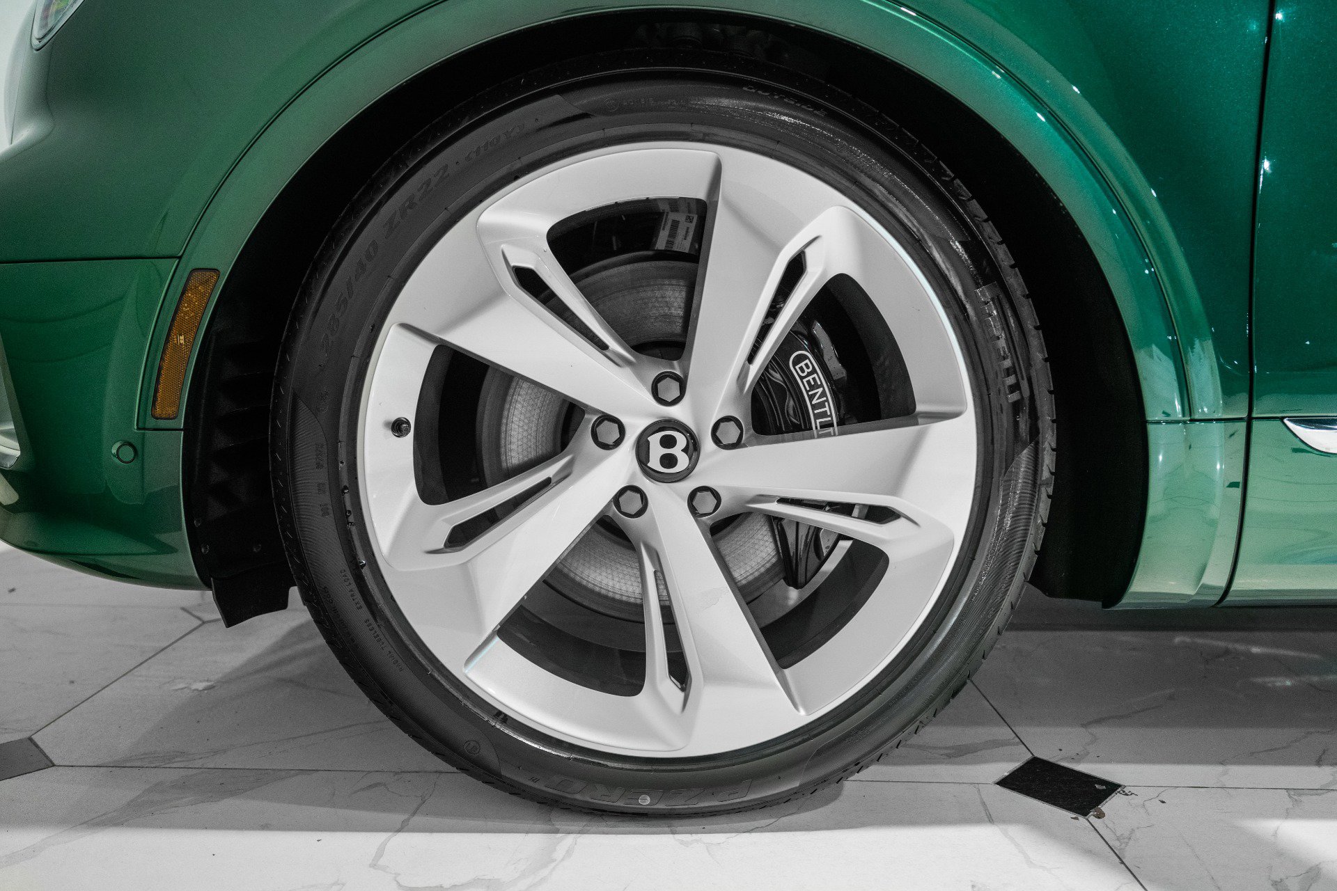 New 2025 Bentley Bentayga image 6