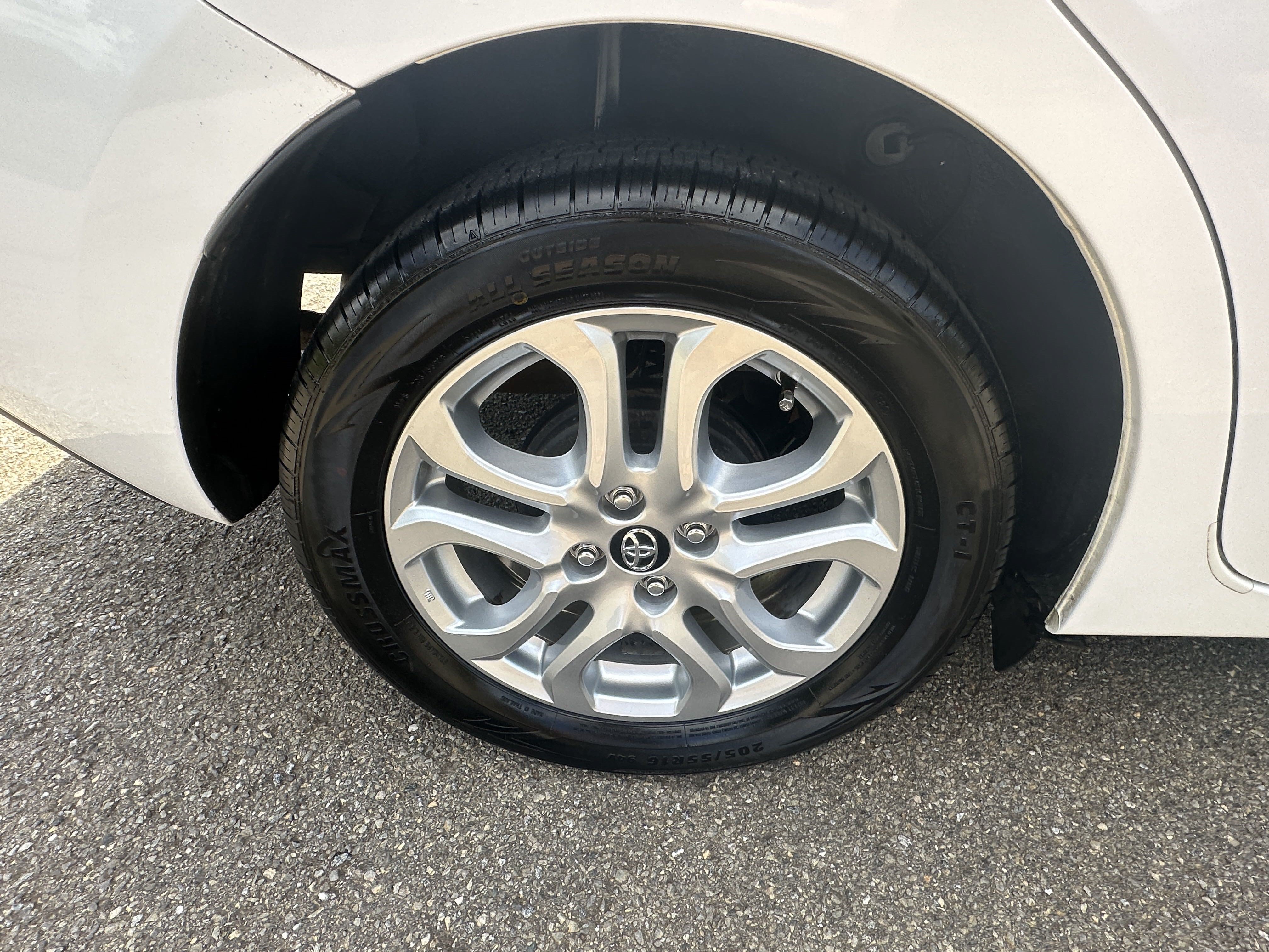 Used 2018 Toyota Yaris iA FWD image 17