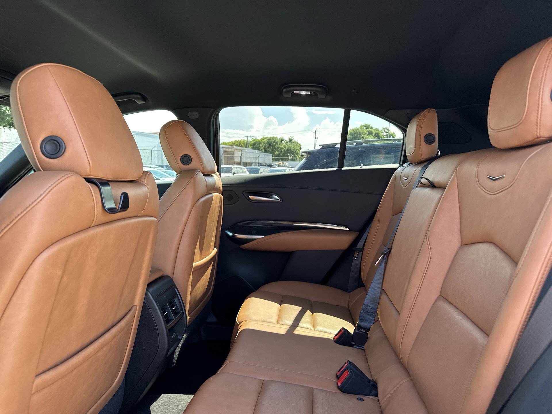 Used 2024 Cadillac XT4 Premium Luxury w/ Technology Package FWD image 22