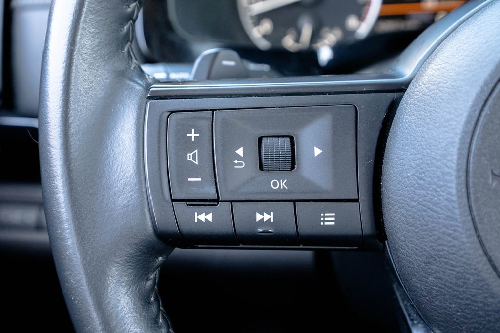 Used 2024 Nissan Pathfinder SV FWD image 15