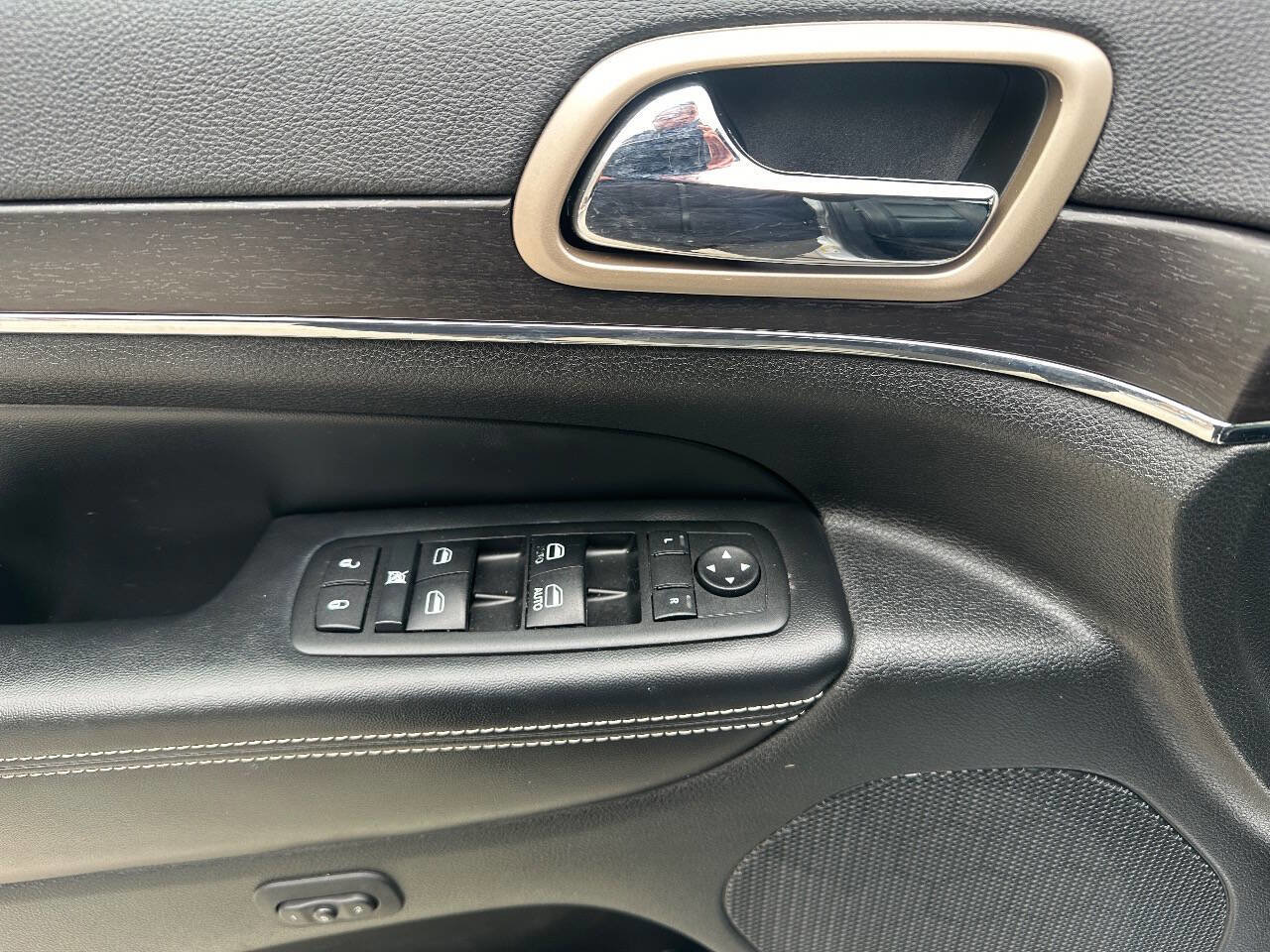 Used 2014 Jeep Grand Cherokee Limited image 22