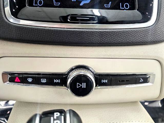 Used 2021 Volvo XC90 T5 Momentum w/ Climate Package image 29