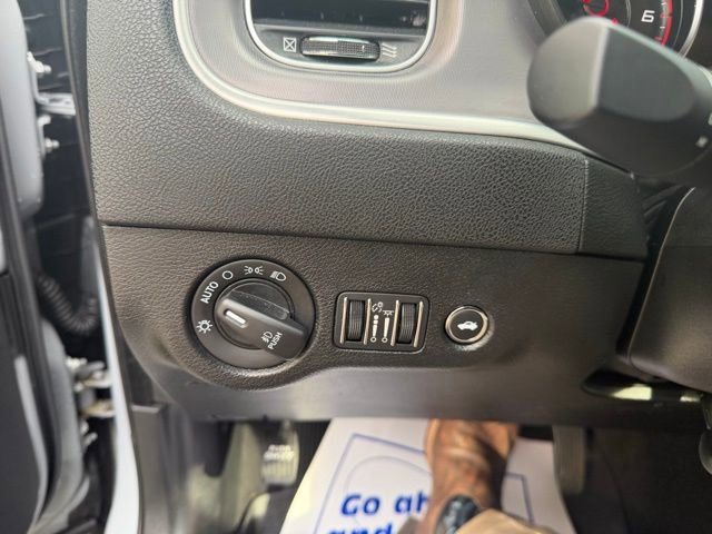 Used 2022 Dodge Charger SXT image 24
