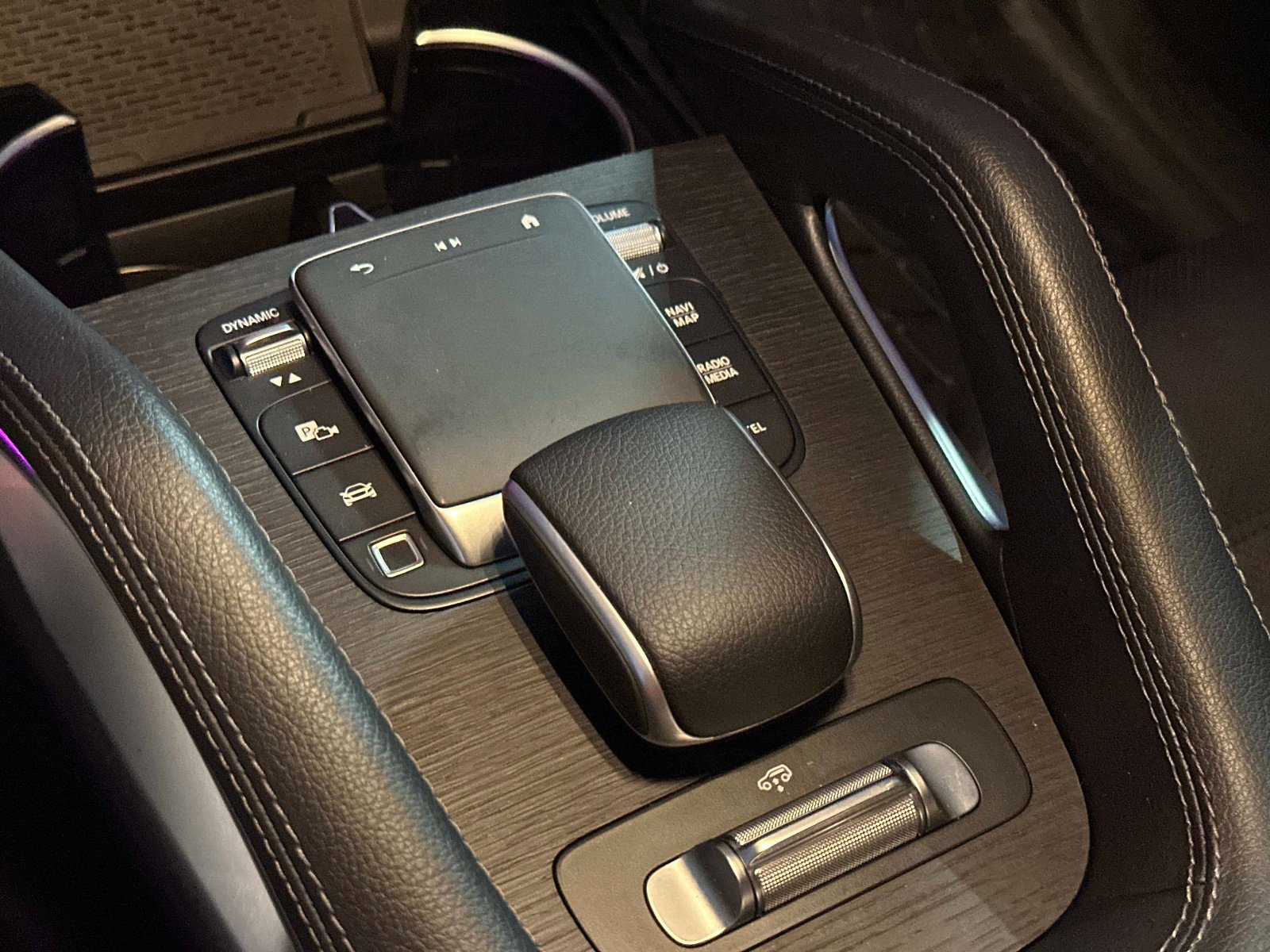 Certified 2025 Mercedes-Benz GLS 450 4MATIC image 24