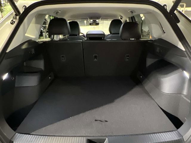New 2026 Volkswagen Tiguan SE FWD image 25