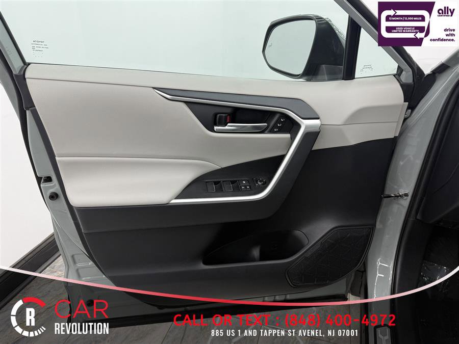 Used 2019 Toyota RAV4 XLE Premium w/ Cold Weather Package image 27