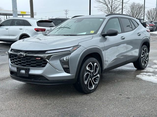 Used 2025 Chevrolet Trax RS w/ Driver Confidence Package image 8