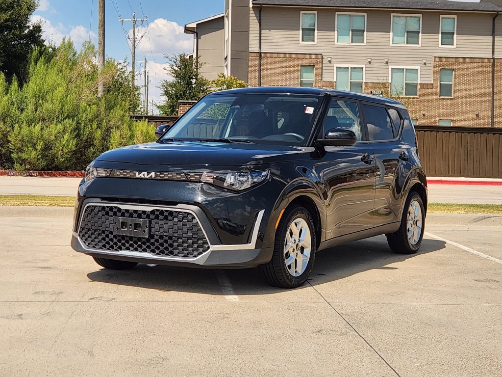 Certified 2024 Kia Soul LX w/ LX Technology Package FWD image 3