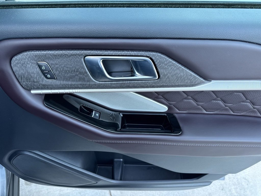 Used 2025 Ford Explorer Platinum w/ LUX Leather Package image 19