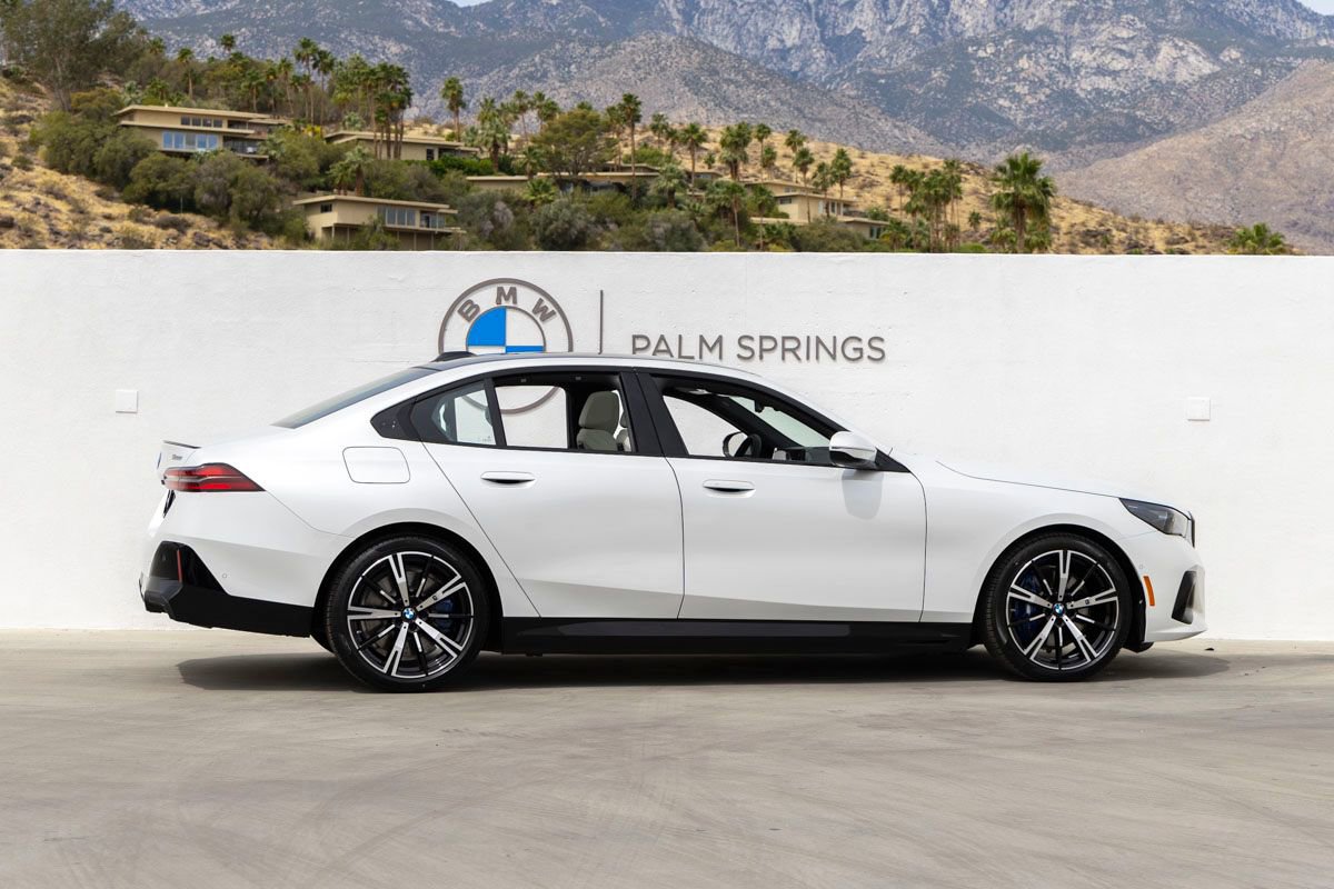 New 2026 BMW 550e xDrive w/ Executive Package AWD/4WD image 5