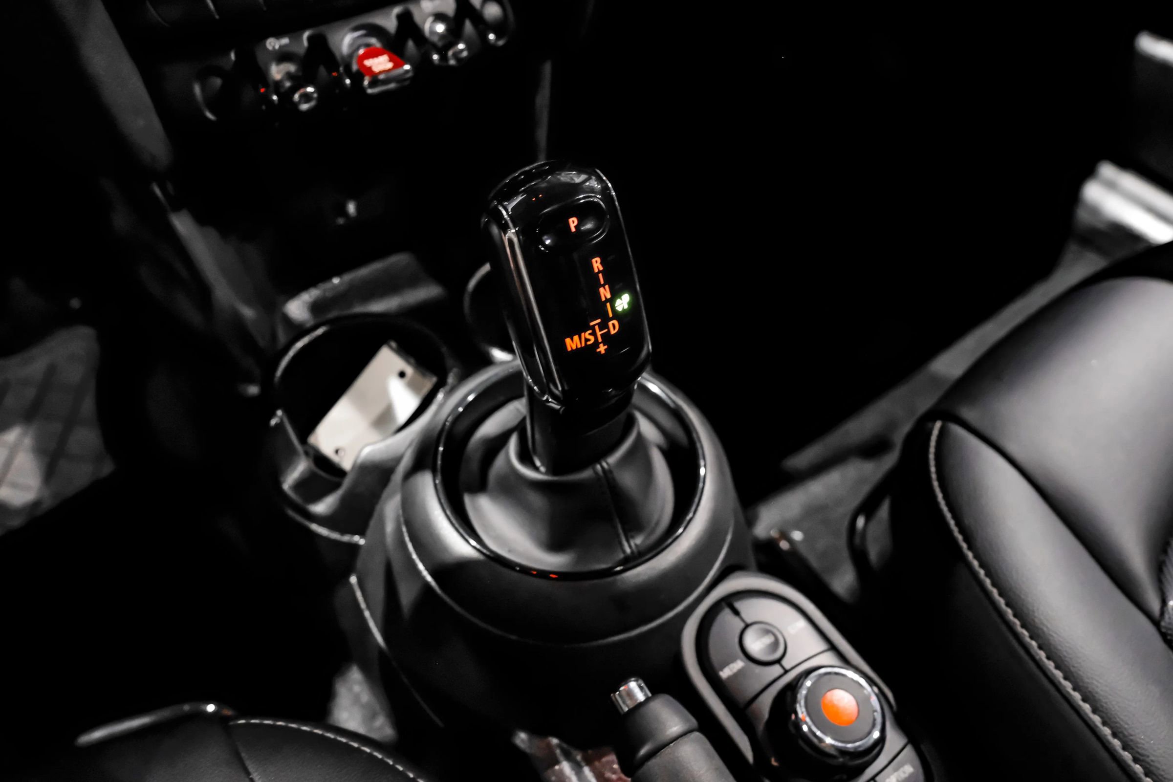 Used 2021 MINI Cooper 2-Door Hardtop FWD image 19