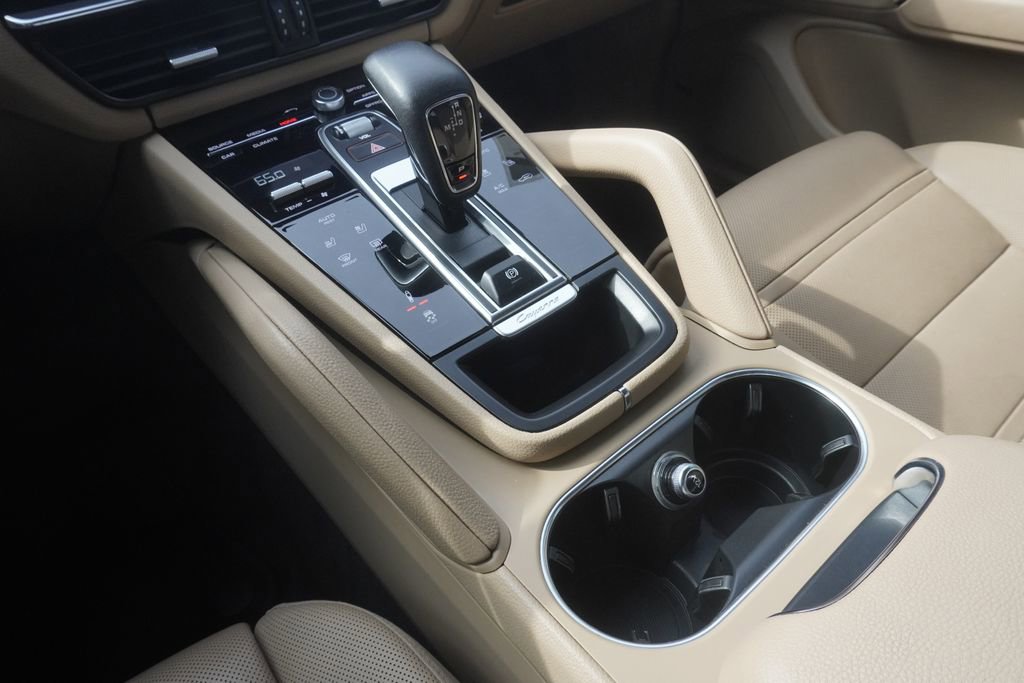 Used 2022 Porsche Cayenne Coupe image 14