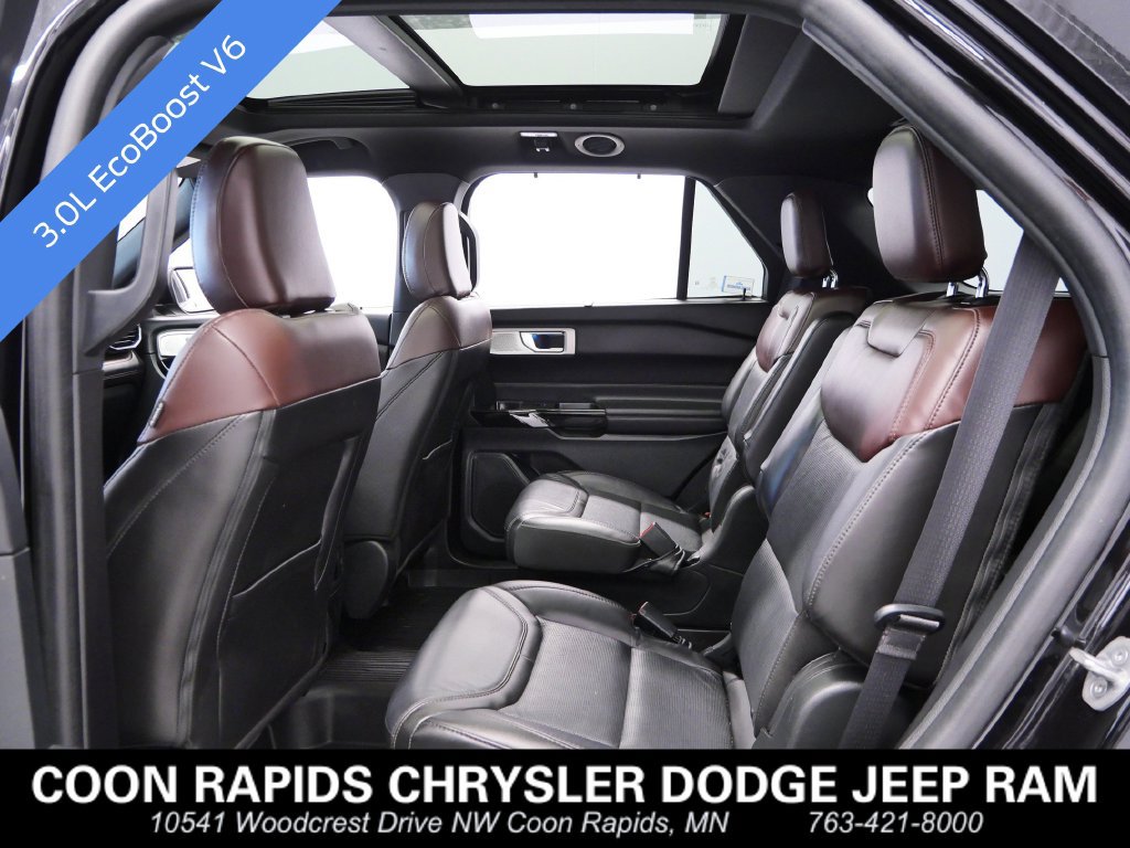 Used 2022 Ford Explorer Platinum w/ Equipment Group 601A AWD/4WD image 11
