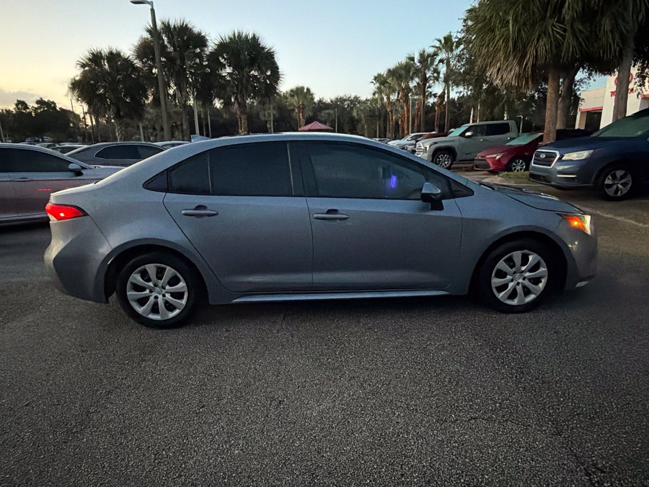 Used 2024 Toyota Corolla LE FWD image 5