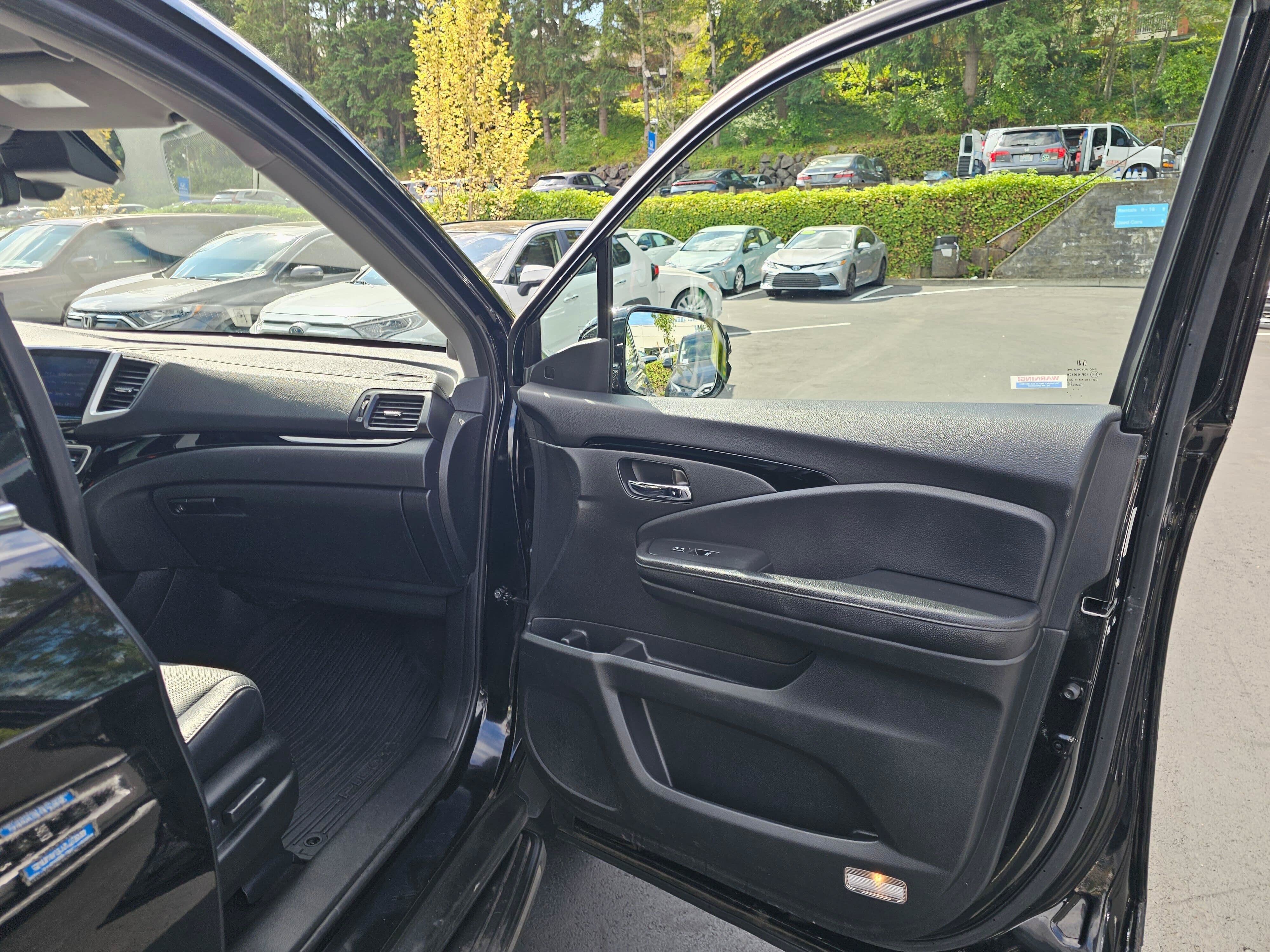 Used 2016 Honda Pilot Elite image 12
