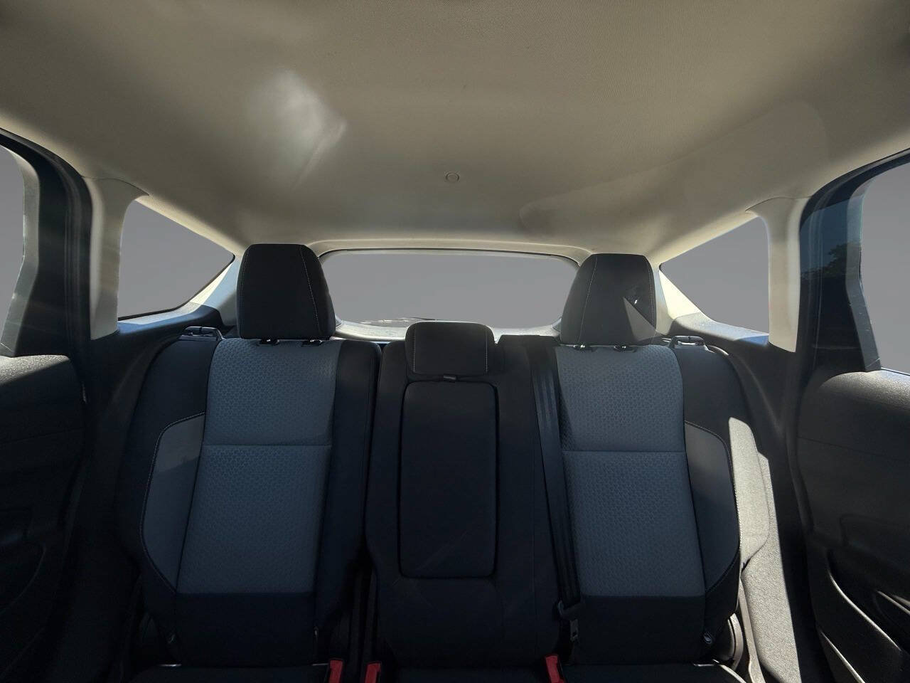 Used 2017 Ford C-MAX Energi SE w/ Interior Protection Package FWD image 30