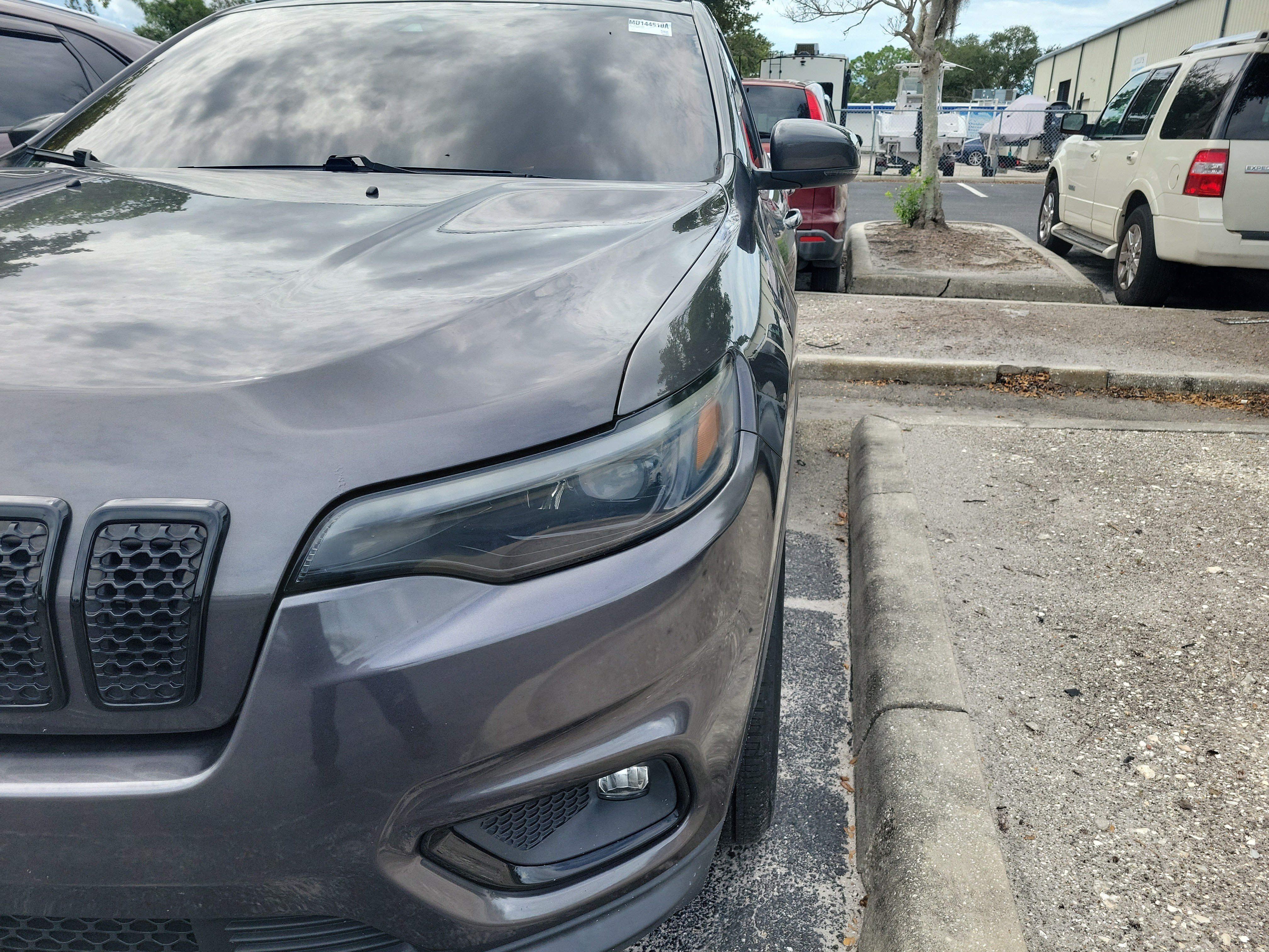 Used 2021 Jeep Cherokee Latitude Plus FWD image 4
