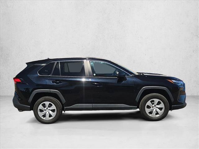 Used 2025 Toyota RAV4 LE AWD/4WD image 4