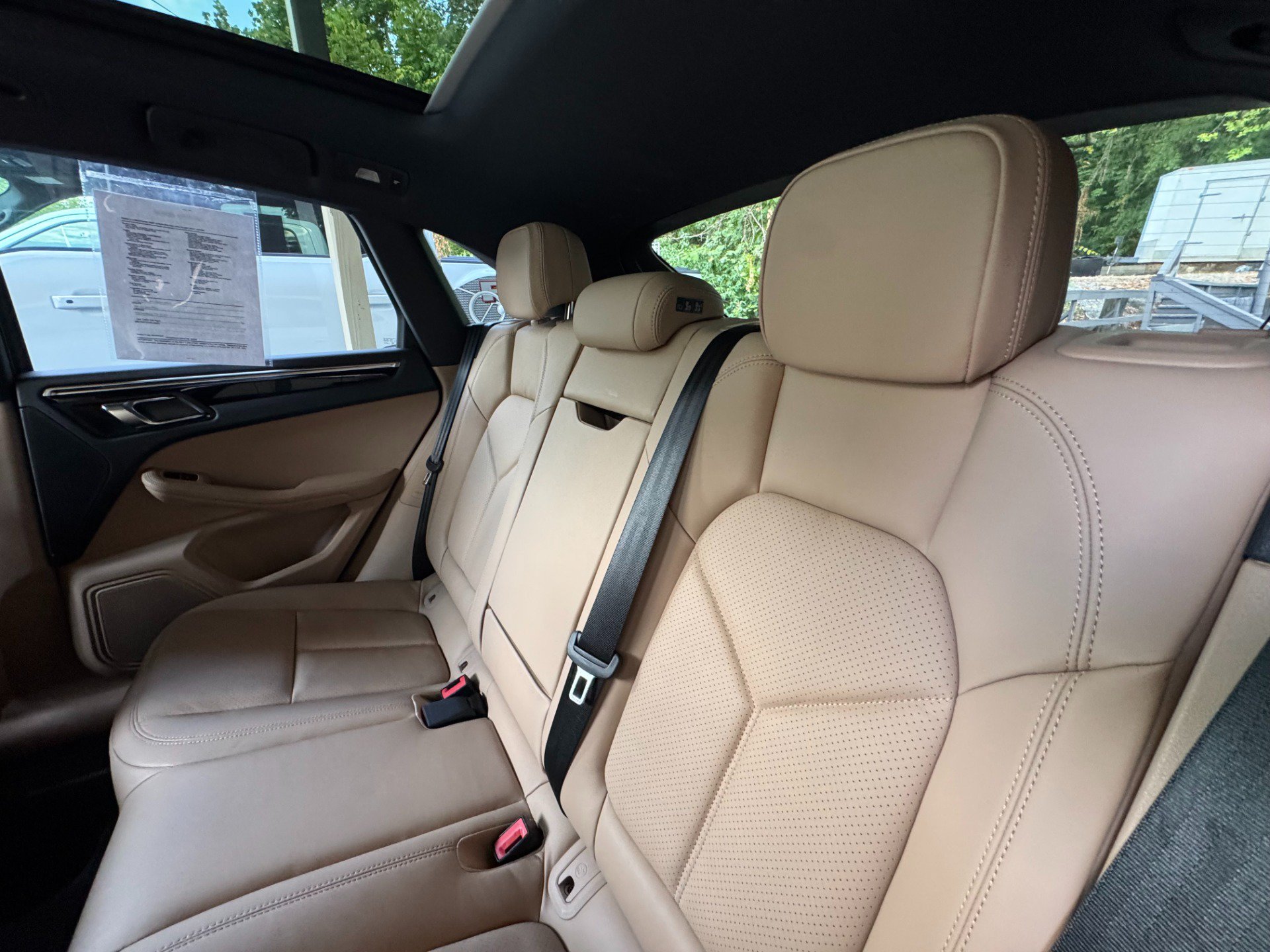Used 2024 Porsche Macan AWD/4WD image 36