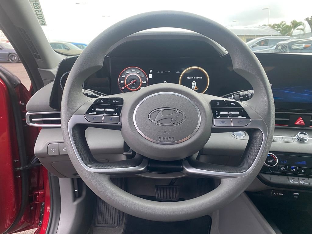 Used 2024 Hyundai Elantra SEL image 14