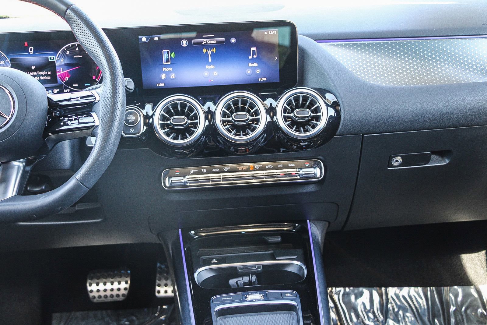 Certified 2025 Mercedes-Benz GLA 250 4MATIC image 13