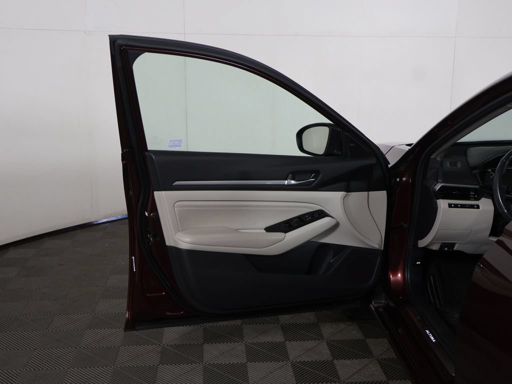 Used 2023 Nissan Altima 2.5 SL AWD/4WD image 21