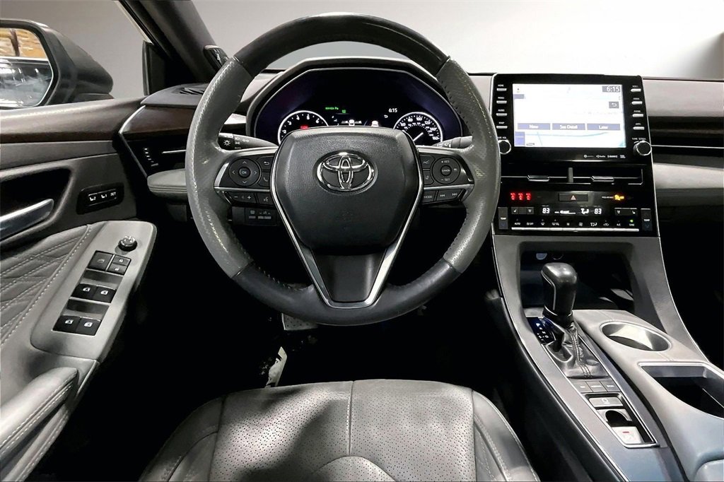 Used 2020 Toyota Avalon Limited image 8