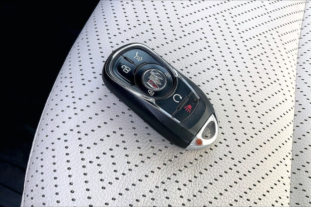 Used 2023 Buick Encore GX Essence w/ Experience Buick Package FWD image 33