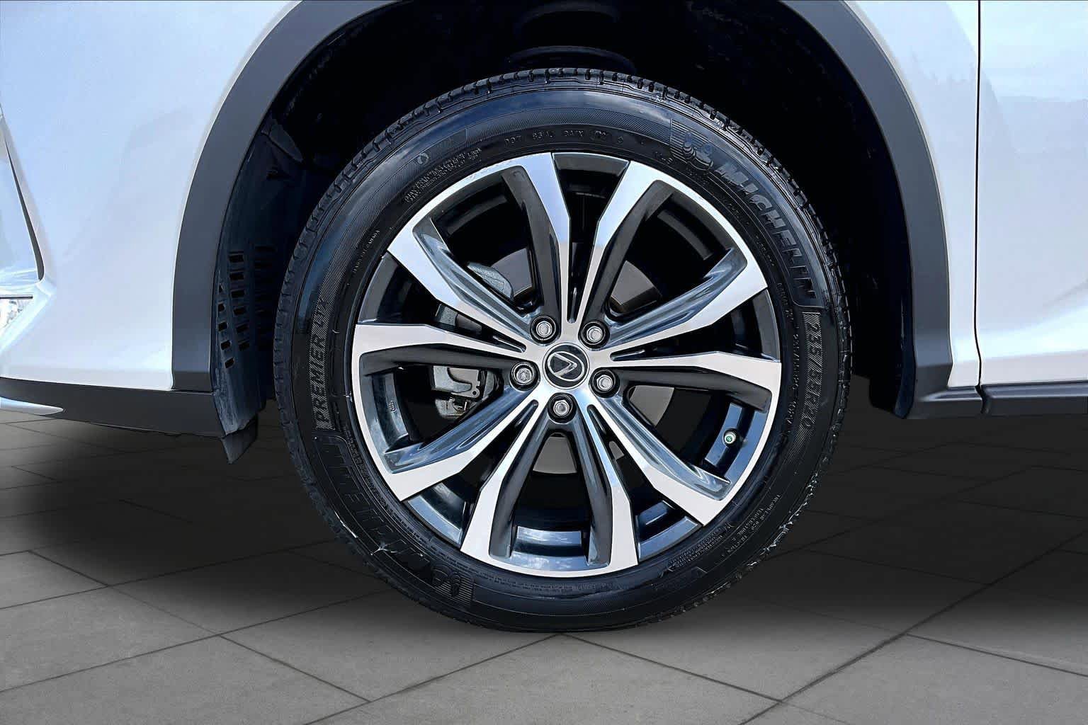 Used 2022 Lexus RX 450hL AWD w/ Premium Package image 11